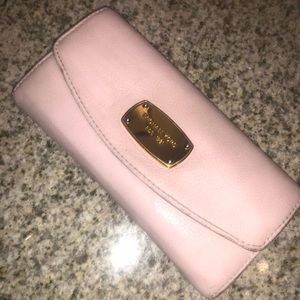Michael Kors pink wallet💕